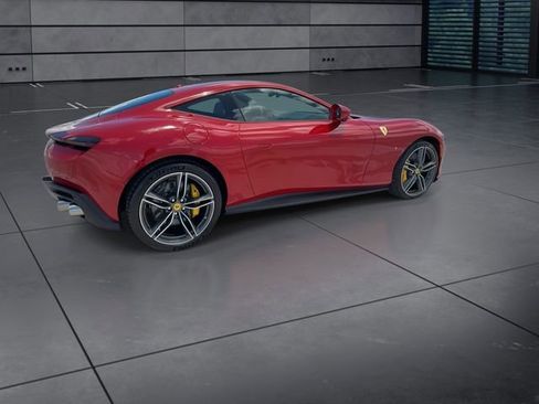 Used 2024 Ferrari Roma RWD image 8