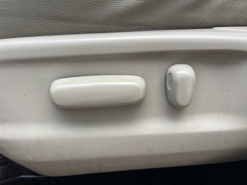 Used 2009 Toyota Venza image 25