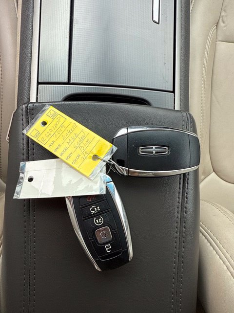Used 2019 Lincoln MKZ Reserve w/ Reserve Plus Package FWD image 17