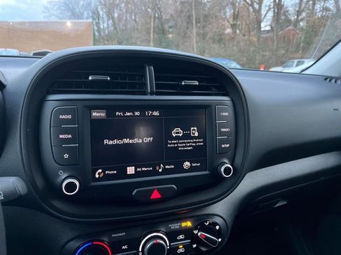 Used 2025 Kia Soul LX w/ LX Technology Package image 17