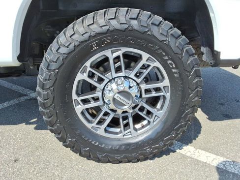 Used 2024 Ford F250 Limited w/ FX4 Off-Road Package image 13