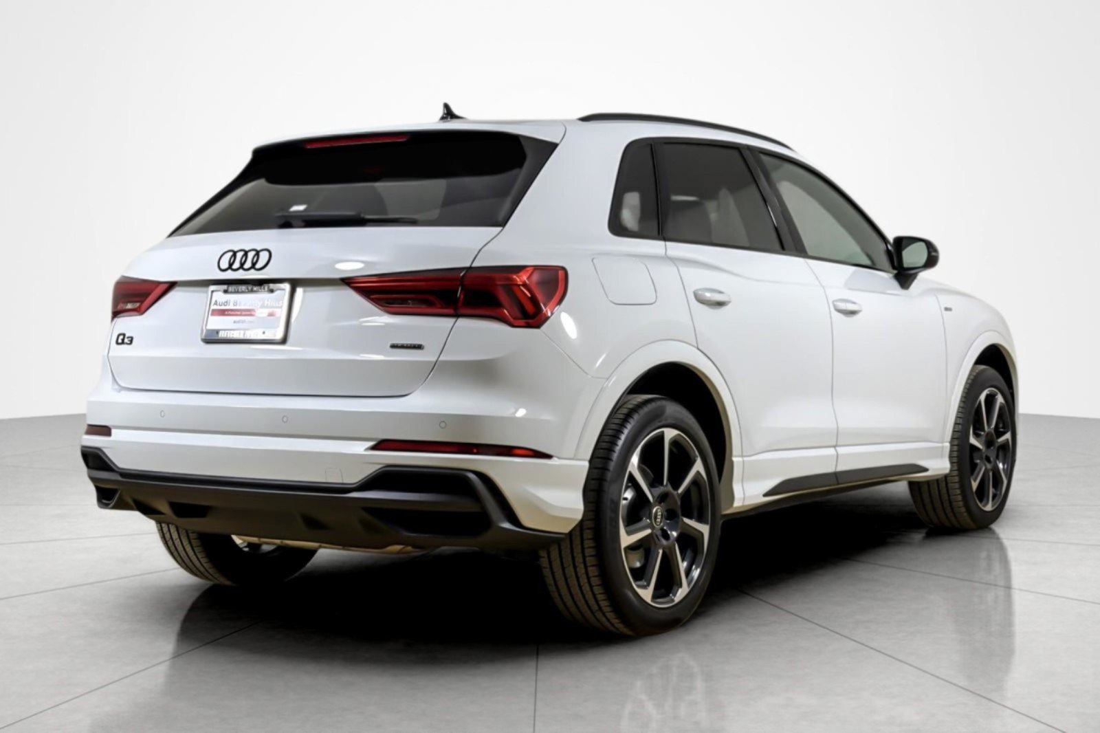 Used 2025 Audi Q3 2.0T Premium Plus w/ Premium Plus Package AWD/4WD image 5