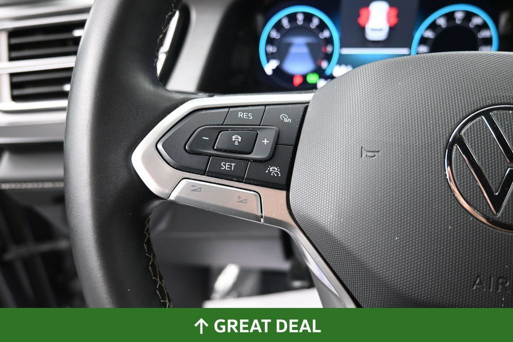 Used 2025 Volkswagen Atlas Cross Sport SE FWD image 38