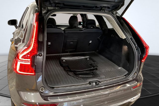 Certified 2022 Volvo XC60 B6 Inscription w/ Climate Package AWD/4WD image 6