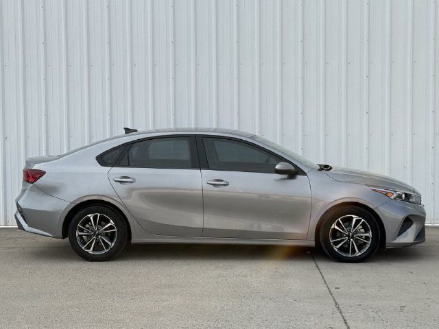 Used 2024 Kia Forte LXS w/ LXS Technology Package FWD image 3