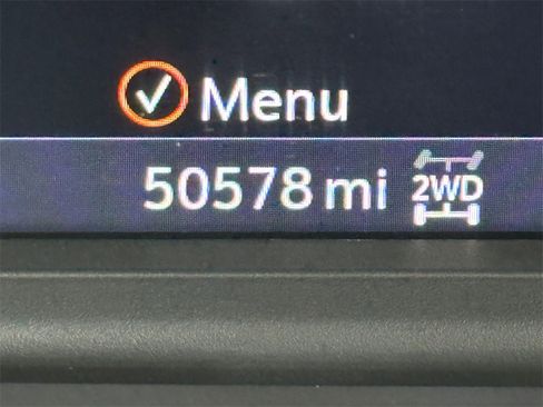 Used 2021 Chevrolet Suburban RST w/ Luxury Package image 35