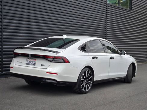 Used 2023 Honda Accord Touring image 4