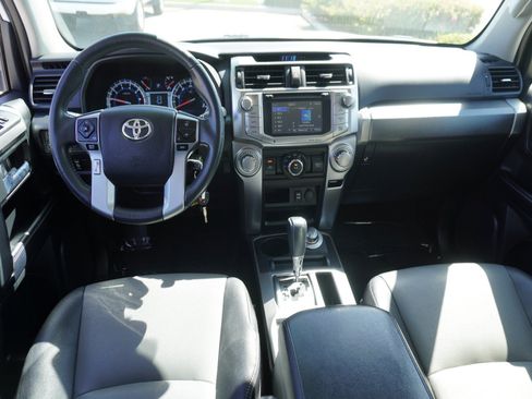 Used 2018 Toyota 4Runner SR5 Premium AWD/4WD image 2