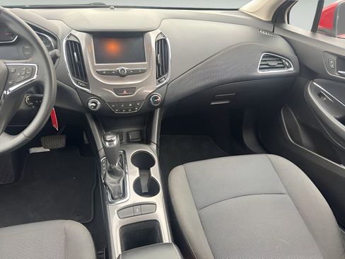 Used 2017 Chevrolet Cruze LT image 17