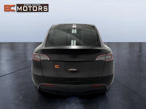 Used 2022 Tesla Model Y Long Range AWD/4WD image 6