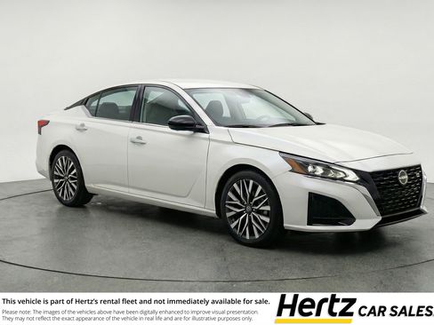 Used 2025 Nissan Altima 2.5 SV FWD image 1