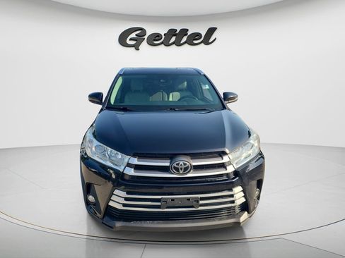 Used 2019 Toyota Highlander XLE AWD/4WD image 2