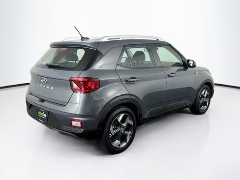 Used 2025 Hyundai Venue SEL FWD image 9