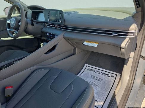 New 2026 Hyundai Elantra SEL Sport image 9