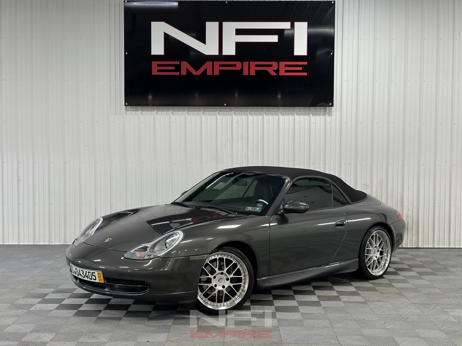 Used 2000 Porsche 911 Cabriolet image 2