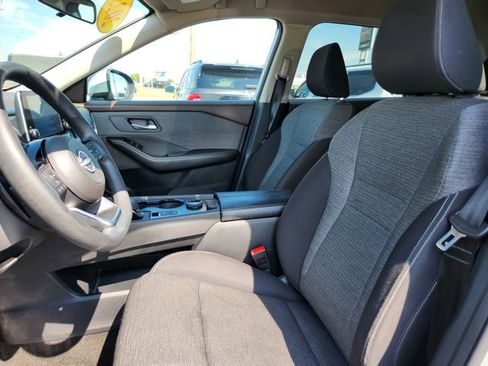 Used 2023 Nissan Rogue SV image 25