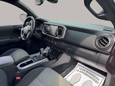 Used 2021 Toyota Tacoma TRD Off-Road image 5