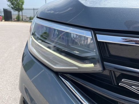 Used 2022 Volkswagen Tiguan SE R-Line FWD image 14