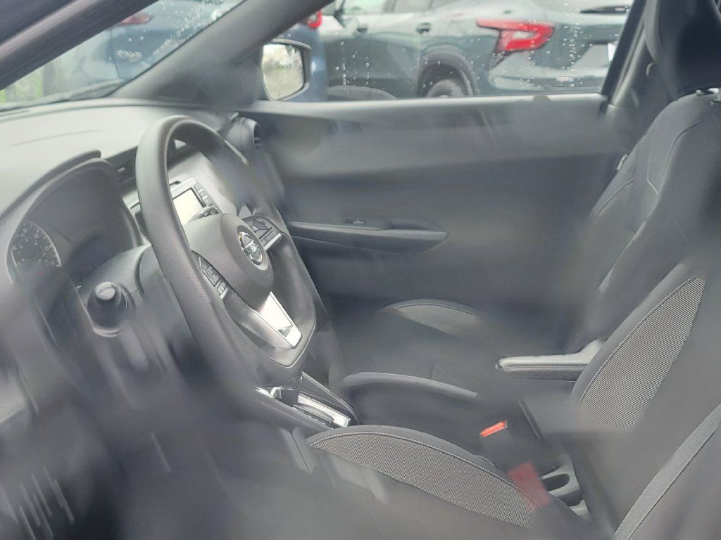 Used 2020 Nissan Kicks S FWD image 14