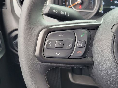 Used 2025 Jeep Wrangler Unlimited Sport AWD/4WD image 5