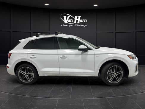 Used 2025 Audi Q5 e Premium Plus w/ Premium Plus Package AWD/4WD image 8