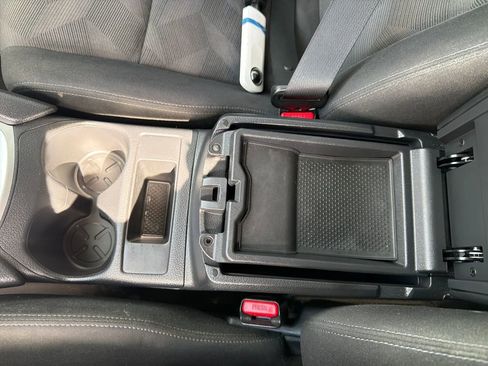 Used 2016 Nissan Rogue SV image 38