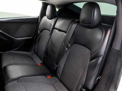 Used 2026 Tesla Model Y 2WD image 17