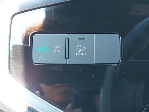 Certified 2025 Audi Q3 2.0T Premium w/ Convenience Package AWD/4WD image 29