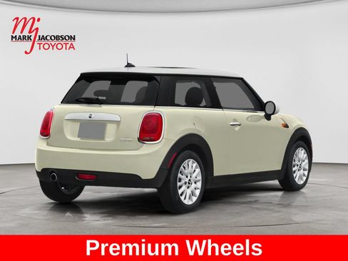 Used 2014 MINI Cooper S FWD image 2
