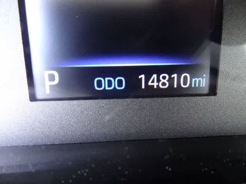 Used 2025 Toyota Corolla LE image 19