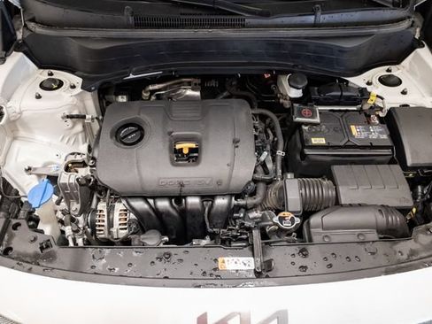 Certified 2024 Kia Seltos EX AWD/4WD image 3