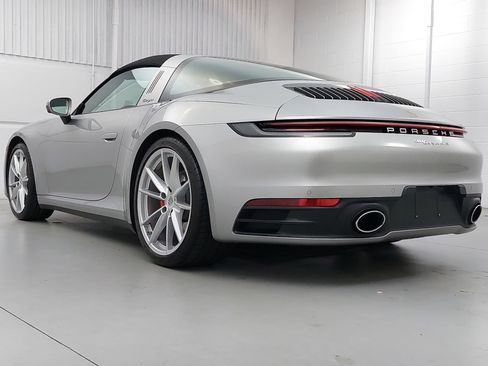 Used 2021 Porsche 911 Targa 4S image 3