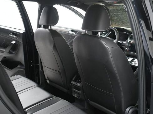 Used 2022 Volkswagen Tiguan SE R-Line image 32