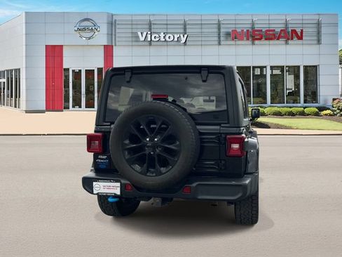 Used 2023 Jeep Wrangler Unlimited Sahara AWD/4WD image 4