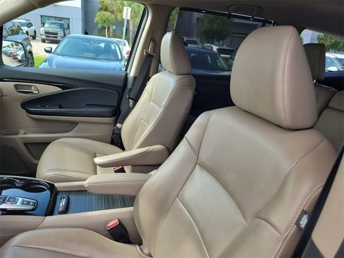 Used 2016 Honda Pilot Touring image 23