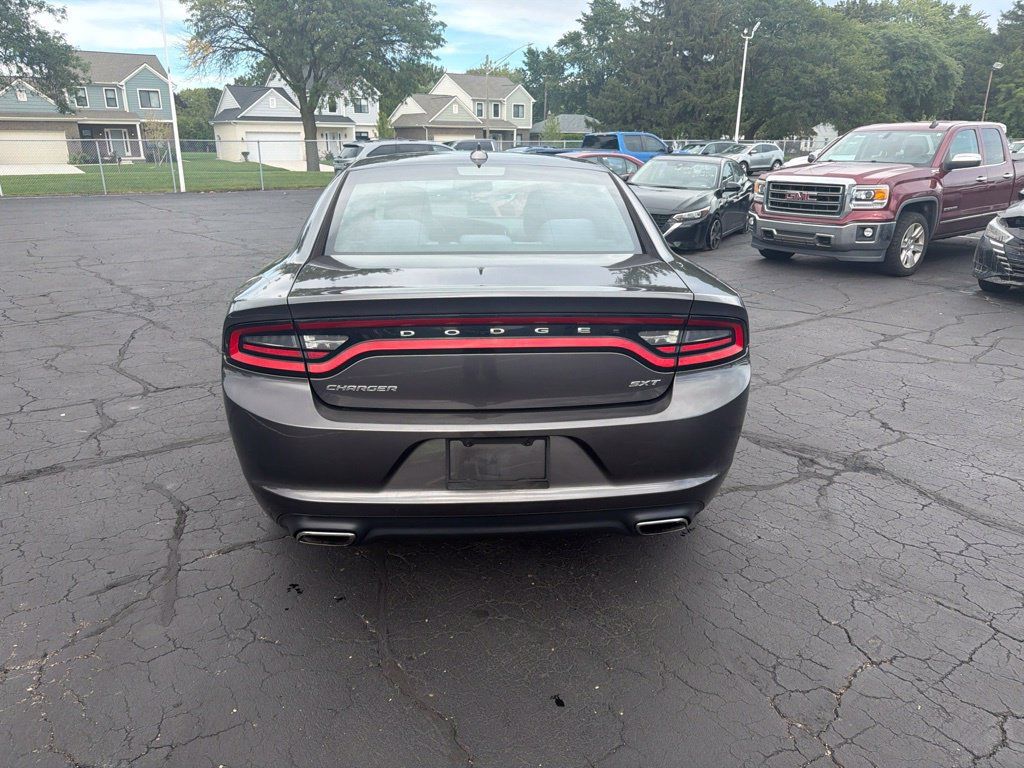 Used 2016 Dodge Charger SXT RWD image 7