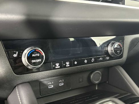 Used 2025 Mitsubishi Outlander SE AWD/4WD image 34