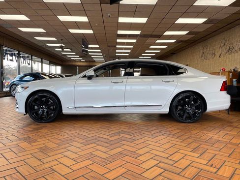Used 2018 Volvo S90 T6 Inscription w/ Convenience Package image 5