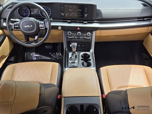 Used 2023 Kia Carnival LX FWD image 12