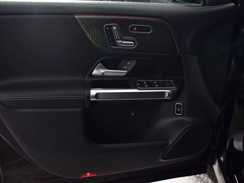 Certified 2025 Mercedes-Benz GLB 250 4MATIC image 11