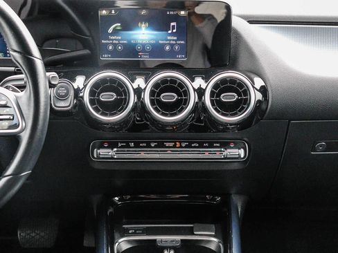 Used 2021 Mercedes-Benz GLA 250 image 13
