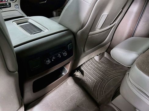 Used 2016 GMC Yukon XL Denali RWD image 25