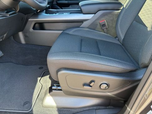 New 2026 RAM 1500 Big Horn AWD/4WD image 11