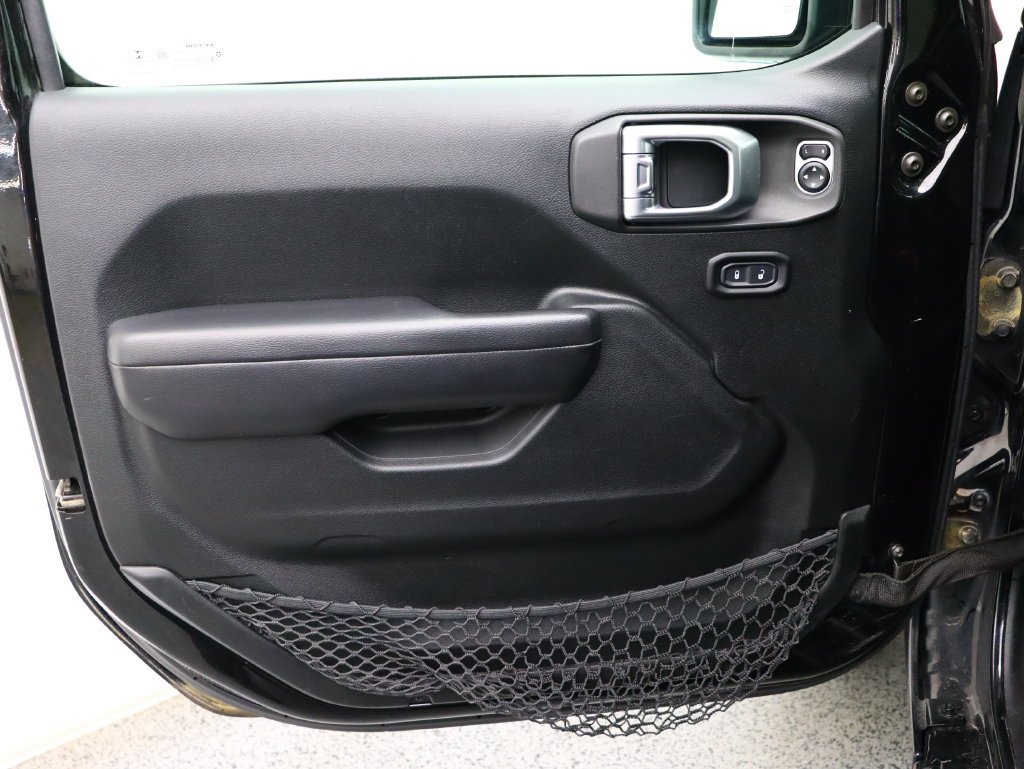 Used 2020 Jeep Wrangler Sport AWD/4WD image 9