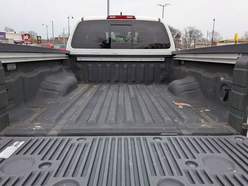 Used 2023 Nissan Frontier SV w/ SV Convenience Package image 18