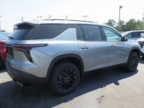 New 2026 Chevrolet Traverse LT w/ Enhanced Driving Package image 3