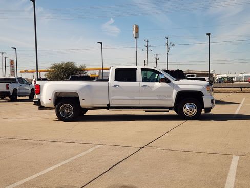 Used 2016 GMC Sierra 3500 Denali w/ Duramax Plus Package image 7