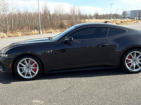 Used 2024 Ford Mustang GT Premium RWD image 13