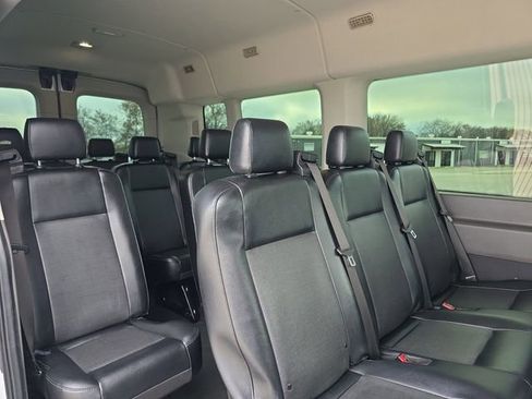 Used 2021 Ford Transit 350 XL image 4