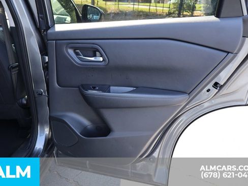 Used 2024 Nissan Rogue SV FWD image 27